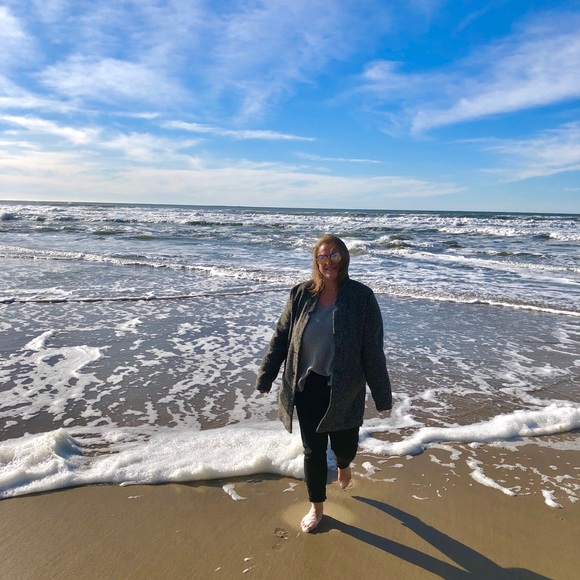 Meet your Posher, Megan - Picture 3 of 8